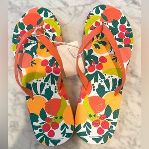 NWT J. CREW Printed FLIP FLOP
Mango Color SIZE 7 , SIZE 8 Flip Flops
